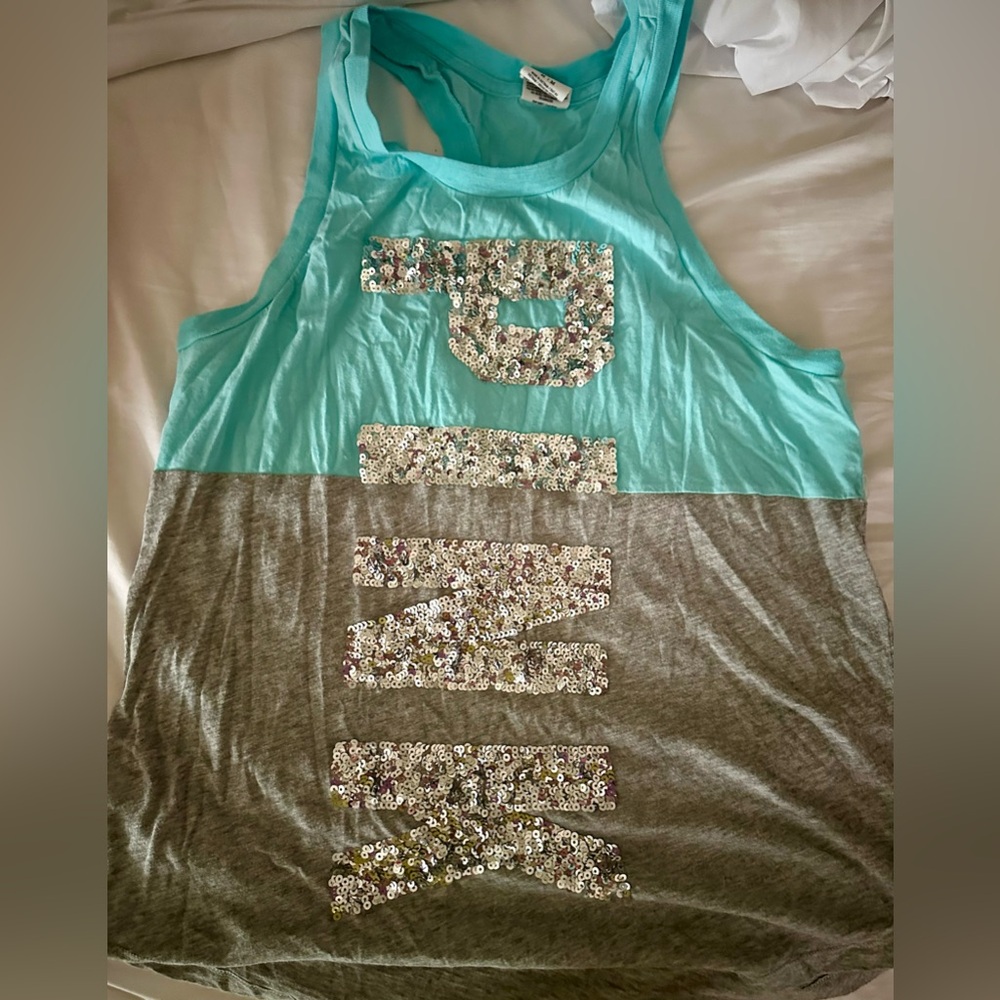 VS pink tank M